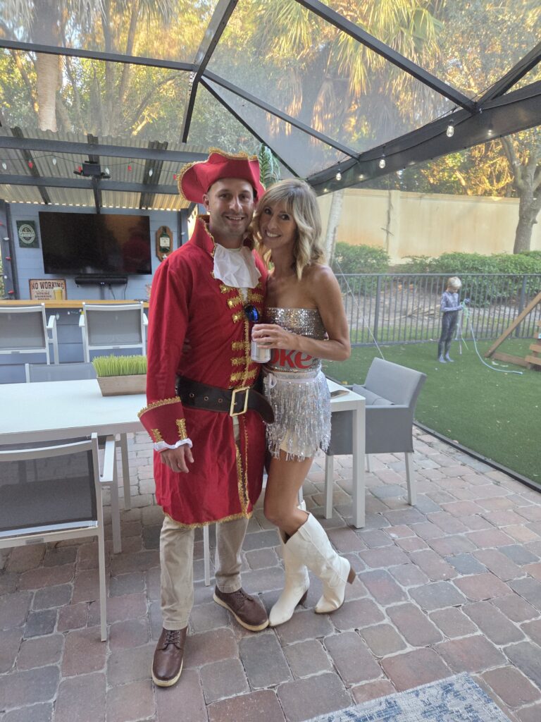 18+ Couples Halloween Costumes You Can Grab Fast + Everyone Will LOVE